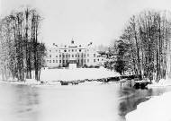 Slottet i vinterdräkt