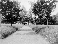 Inkörseln till herrgården