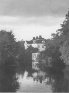Slottet från dammen