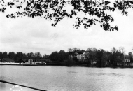 Herrgården och kontorsbyggnaden
